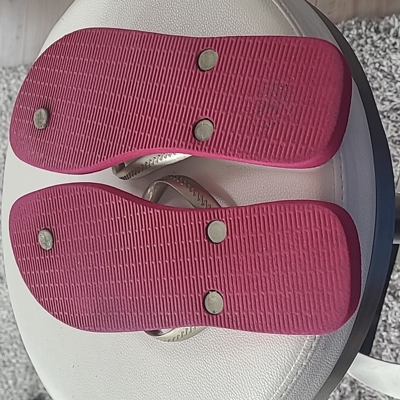 Pink Flip Flops - Picture 2 of 3